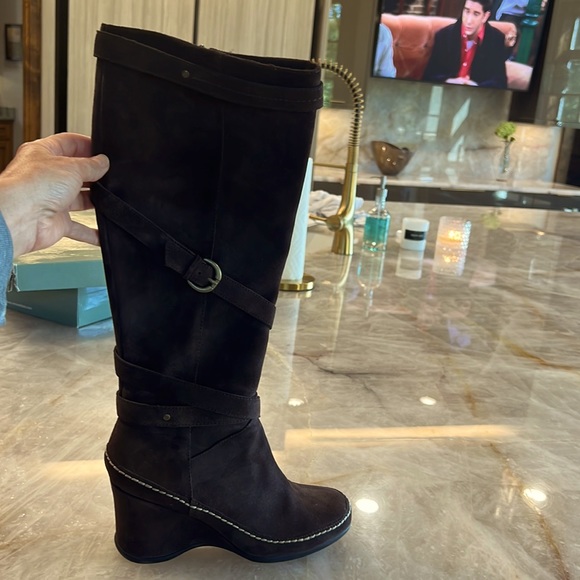 Tall Brown Suede Boots only worn once. - Picture 3 of 3